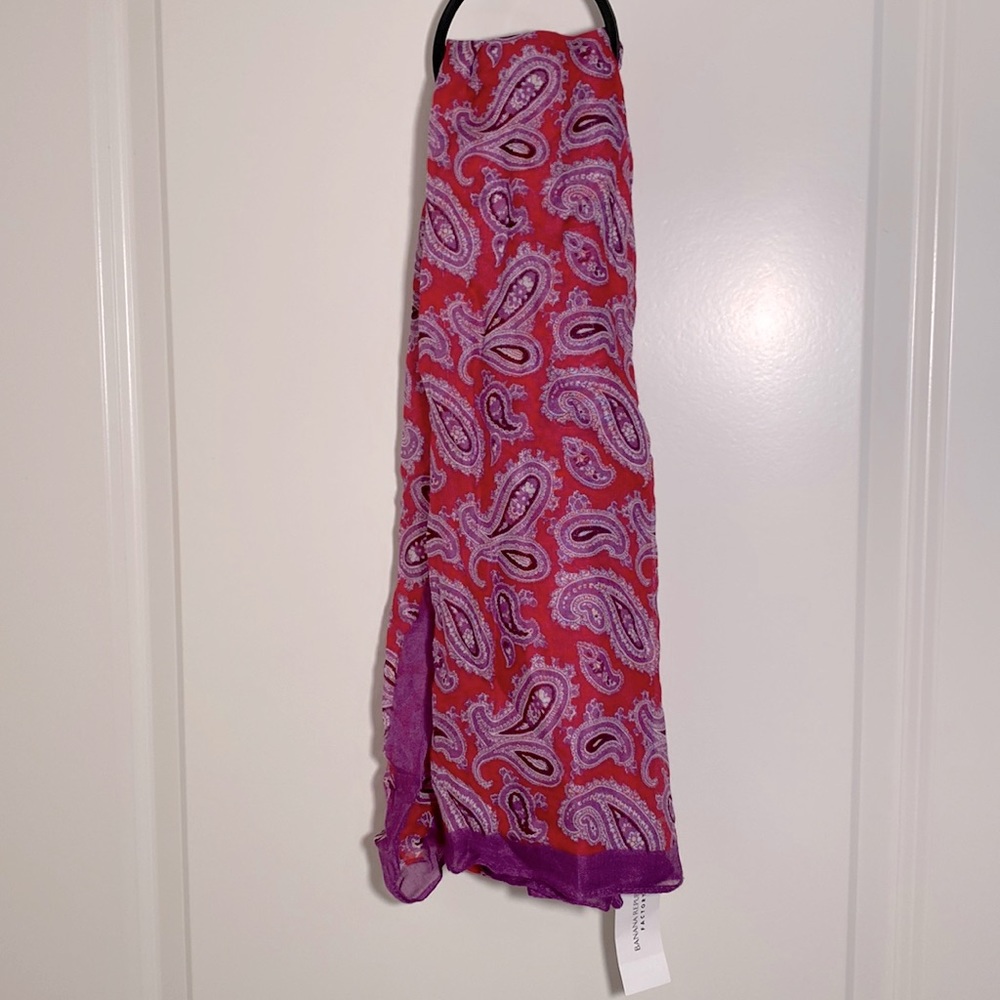 Banana Republic Print Scarf, Red, Purple. NWT.